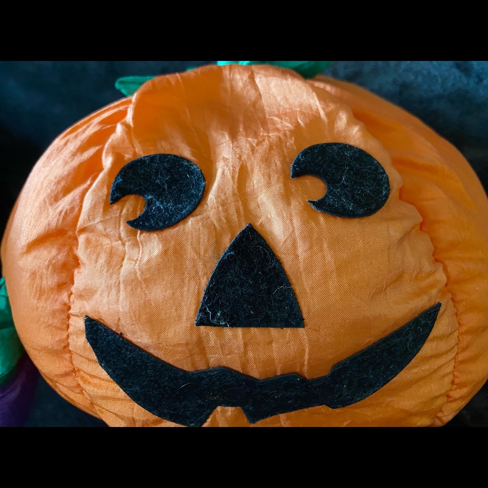 Vintage Jack ‘o Lantern “puff-a-lump” style nylon decor/toy - Picture 11 of 12